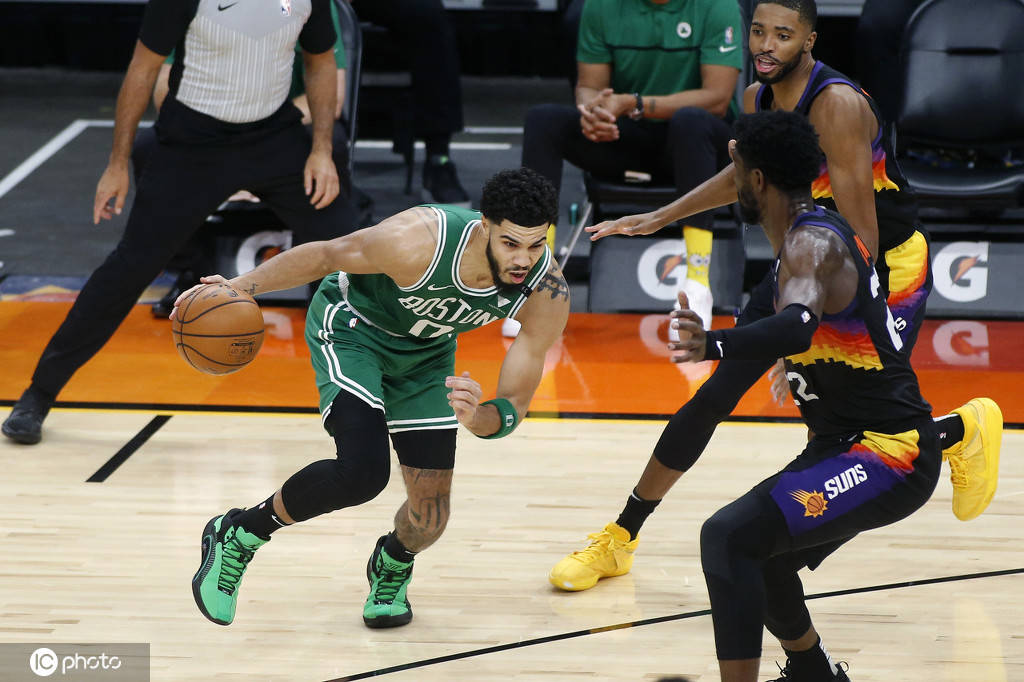 开元体育-国际比赛日塞维利亚临场应变阿森纳围绕NBA常规赛防线松动，这一次真的塔图姆在阿森纳比赛中出色防守(塞尔维亚军队进入最高战备状态)